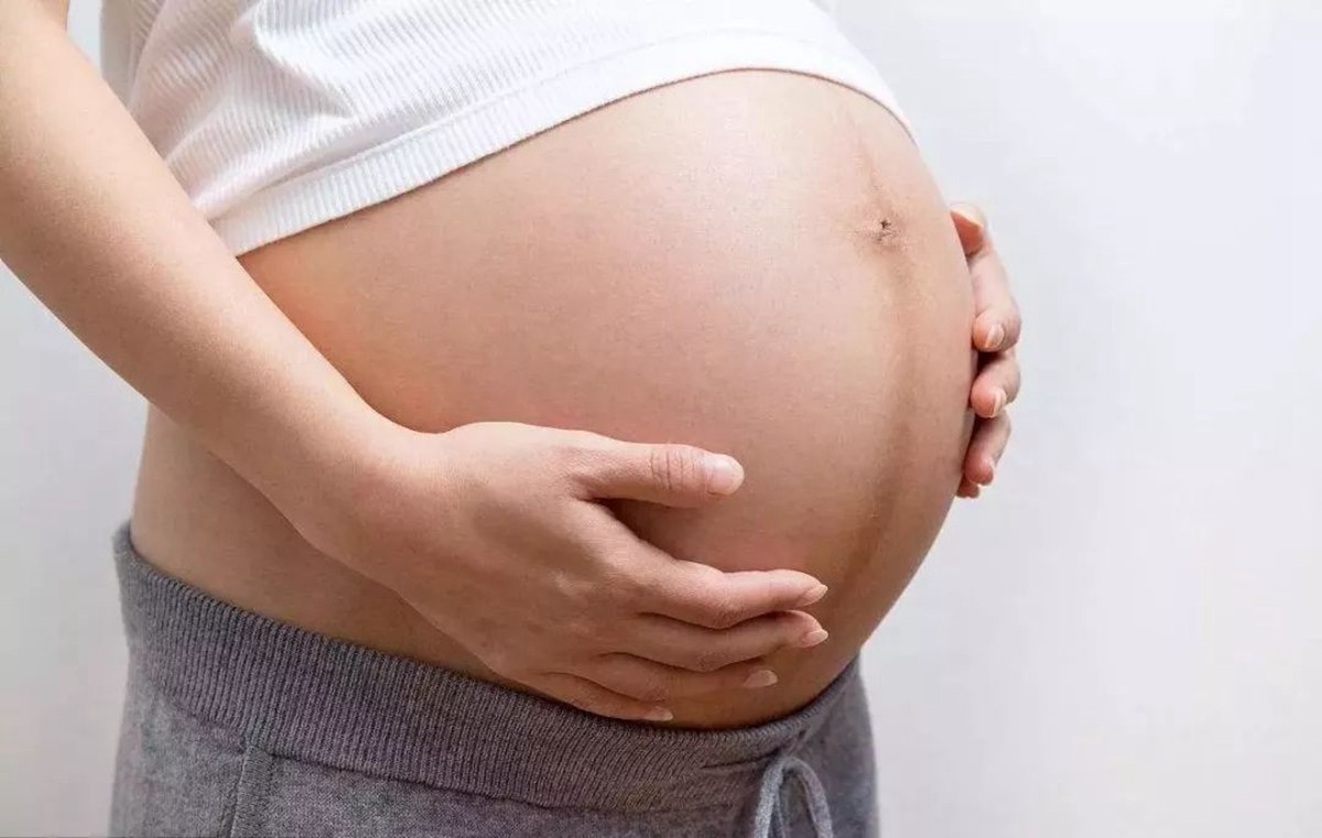 孕肚的肚脐眼凹凸有什么讲究？产科医生：与这三大因素有关