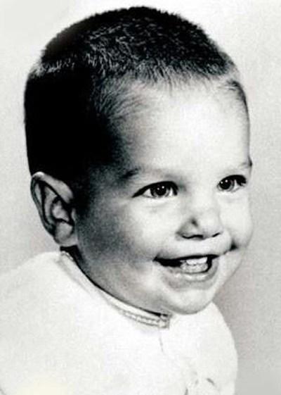 里维斯(keanureeves)基努·里维斯(keanureeves),1964年出生,美国演员