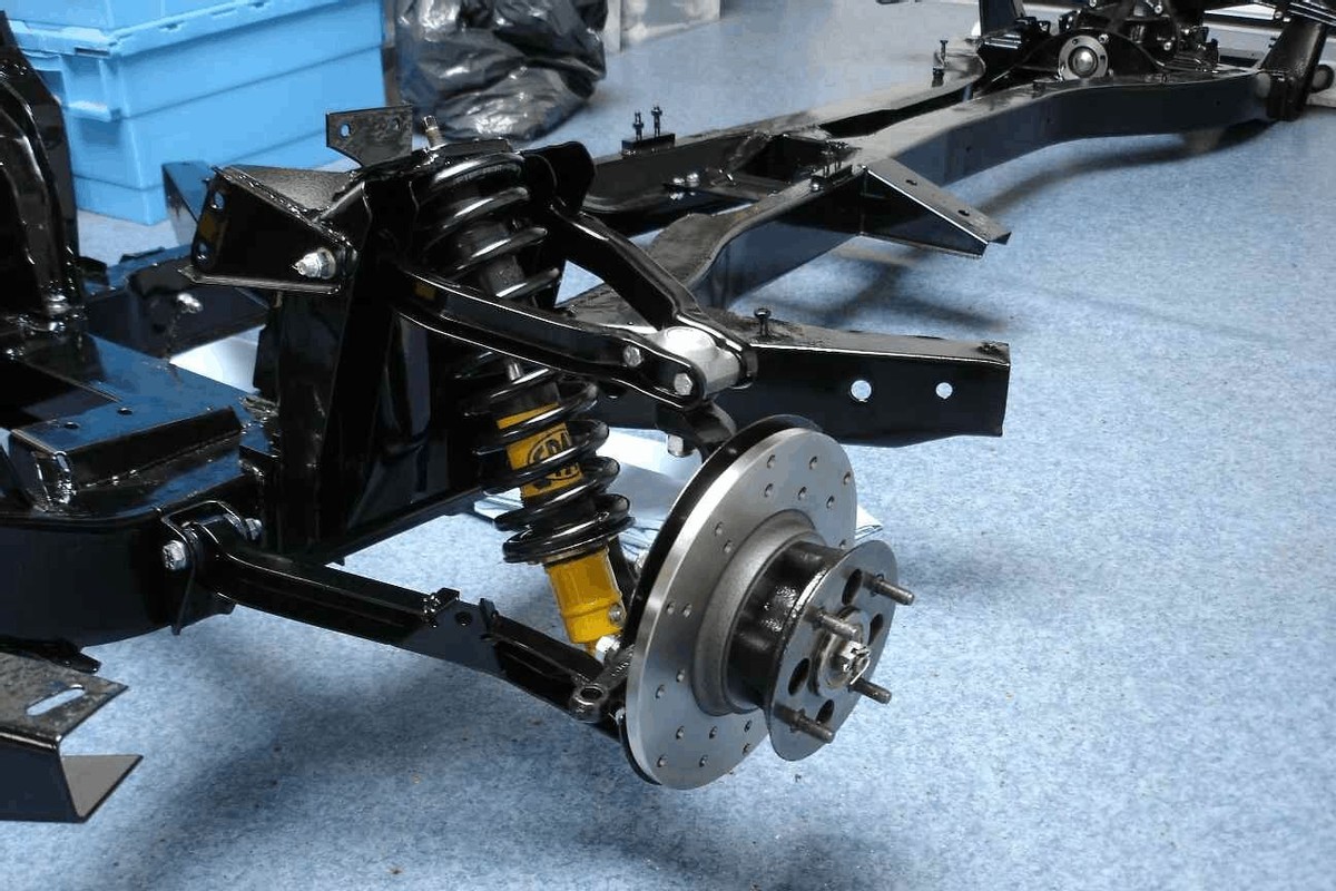 前有铸铁悬架饱受争议,后有空悬断裂,理想l9到底能买么?