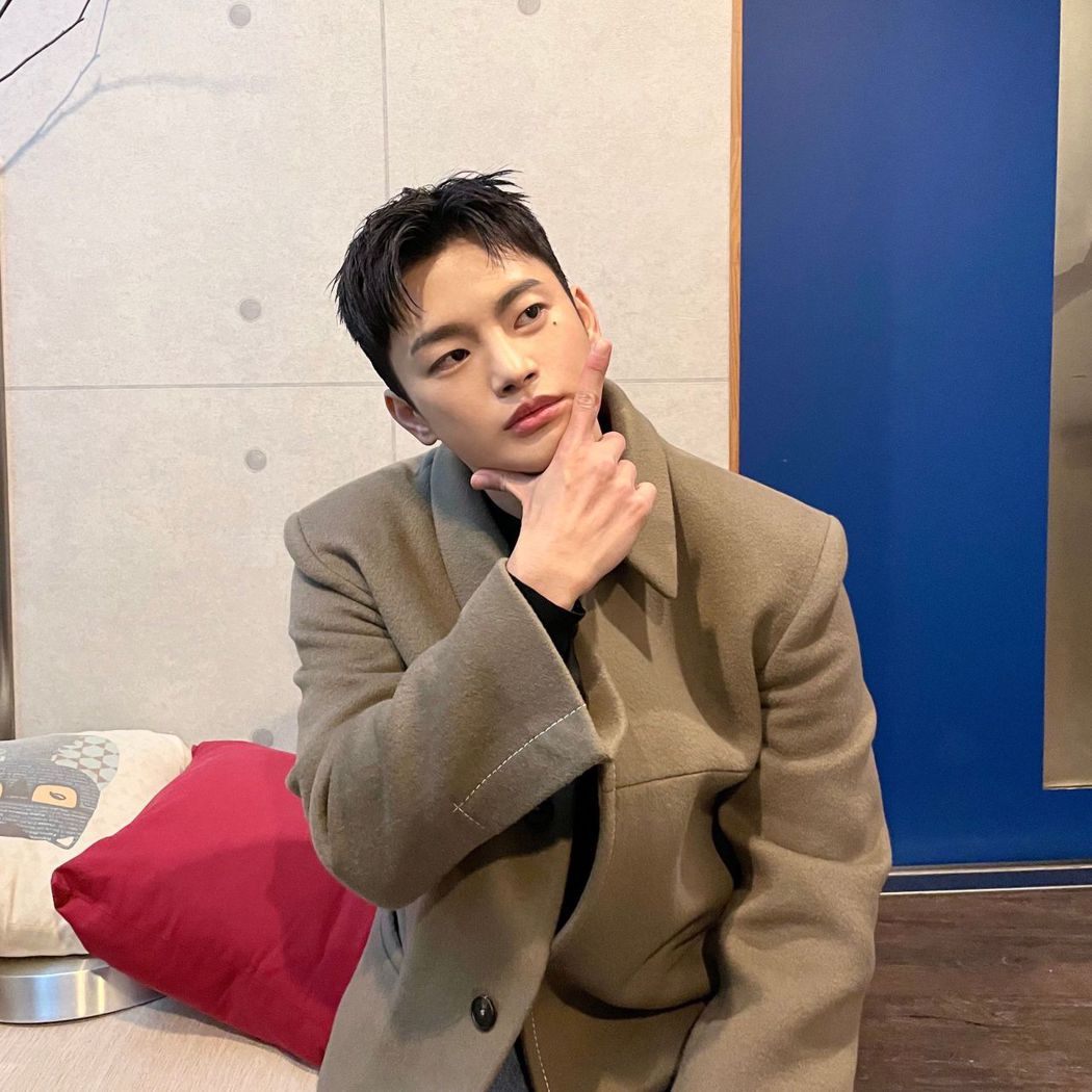 原创徐仁国笑纳男神美称激推马东锡才是真男神