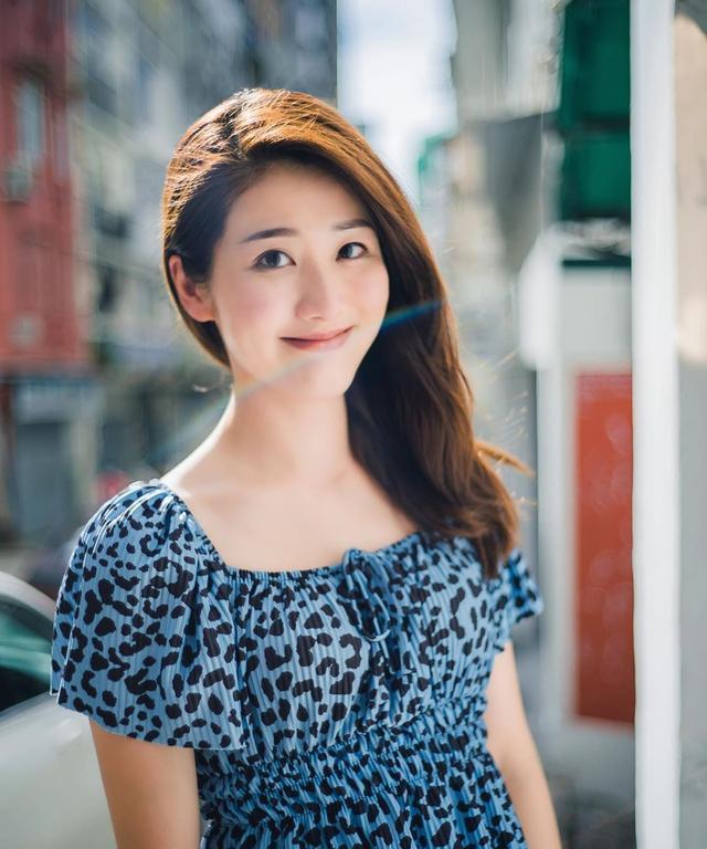 第四名 邓佩仪接下来由她主演的《踩过界2》《使徒行者3》也将陆续