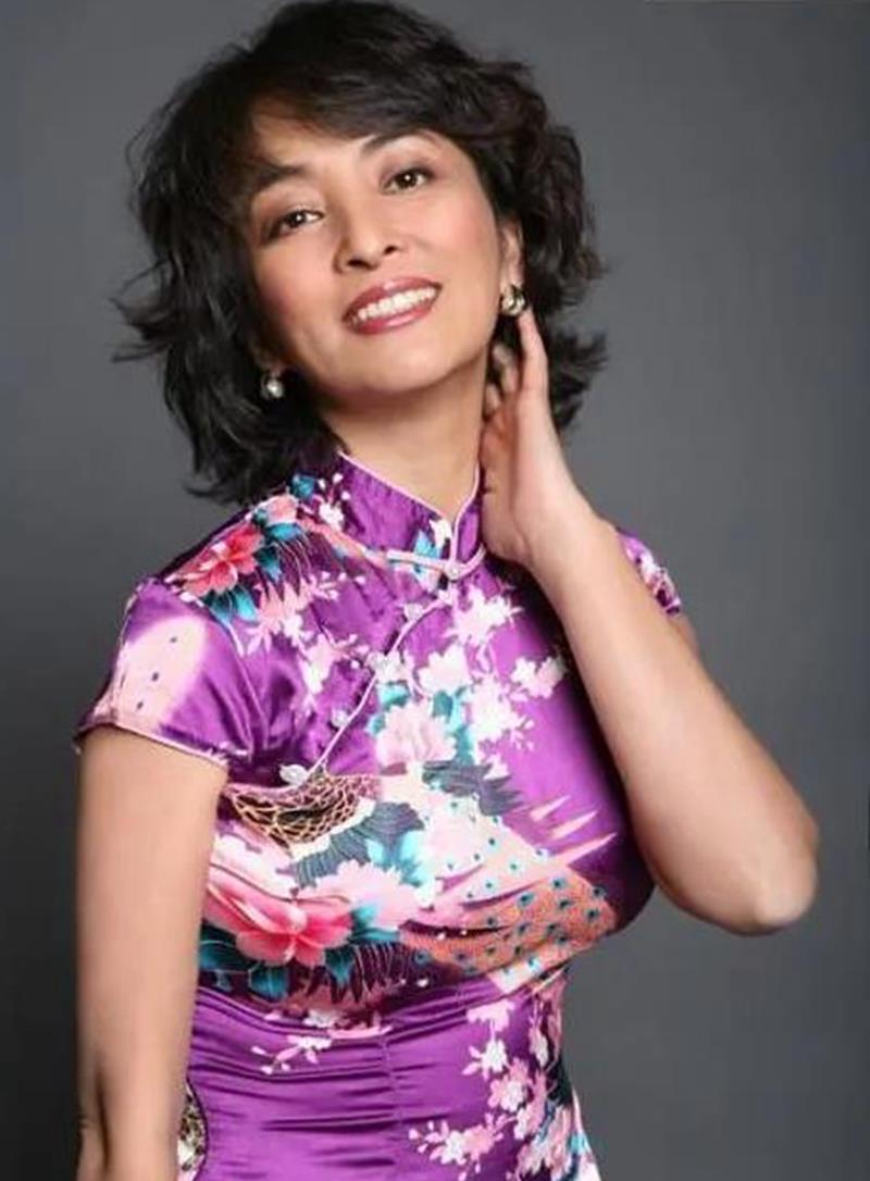 演员李勤勤和儿子近照一同曝光,作品100多部,曾有2任外国丈夫_北京_故