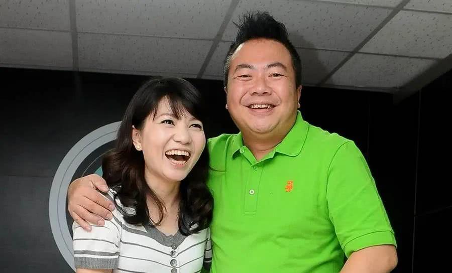 知名主持确认结束21年婚姻,还闹出不少新闻,可怜了孩子_董至成_罗若云