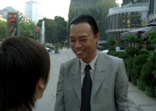 港星李力持移居内地夸交通便利,不到6000元租豪宅,晚年生活幸福