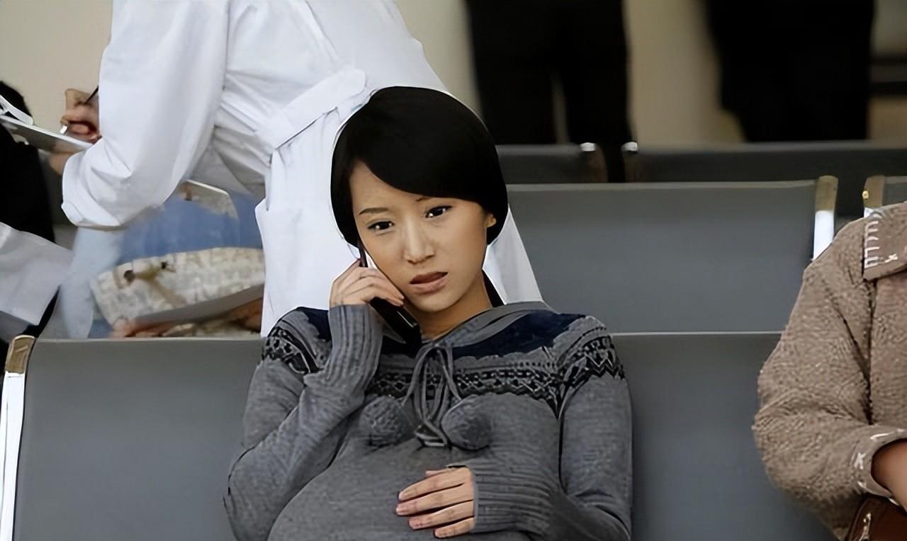 《蜗居》原著里的大结局里,海藻被马克带去了国外,她手里还有宋太太