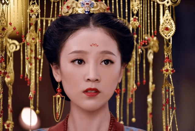 孟婆三七与长生再续前缘,电视剧中她富可敌国,身份成谜!