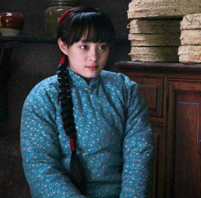 女星村姑造型pk,孙俪杨紫演啥像啥,看到后两位:这是村花吧?