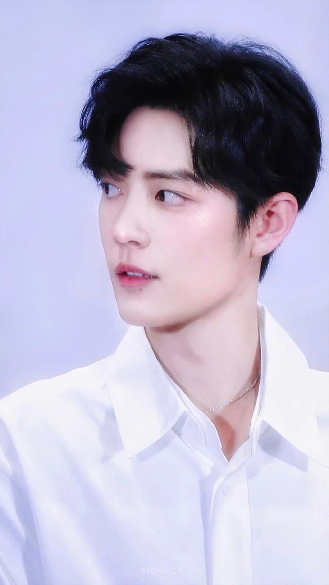 原创肖战发布最新官宣图粉色西装造型太出圈网友天生的衣服架子