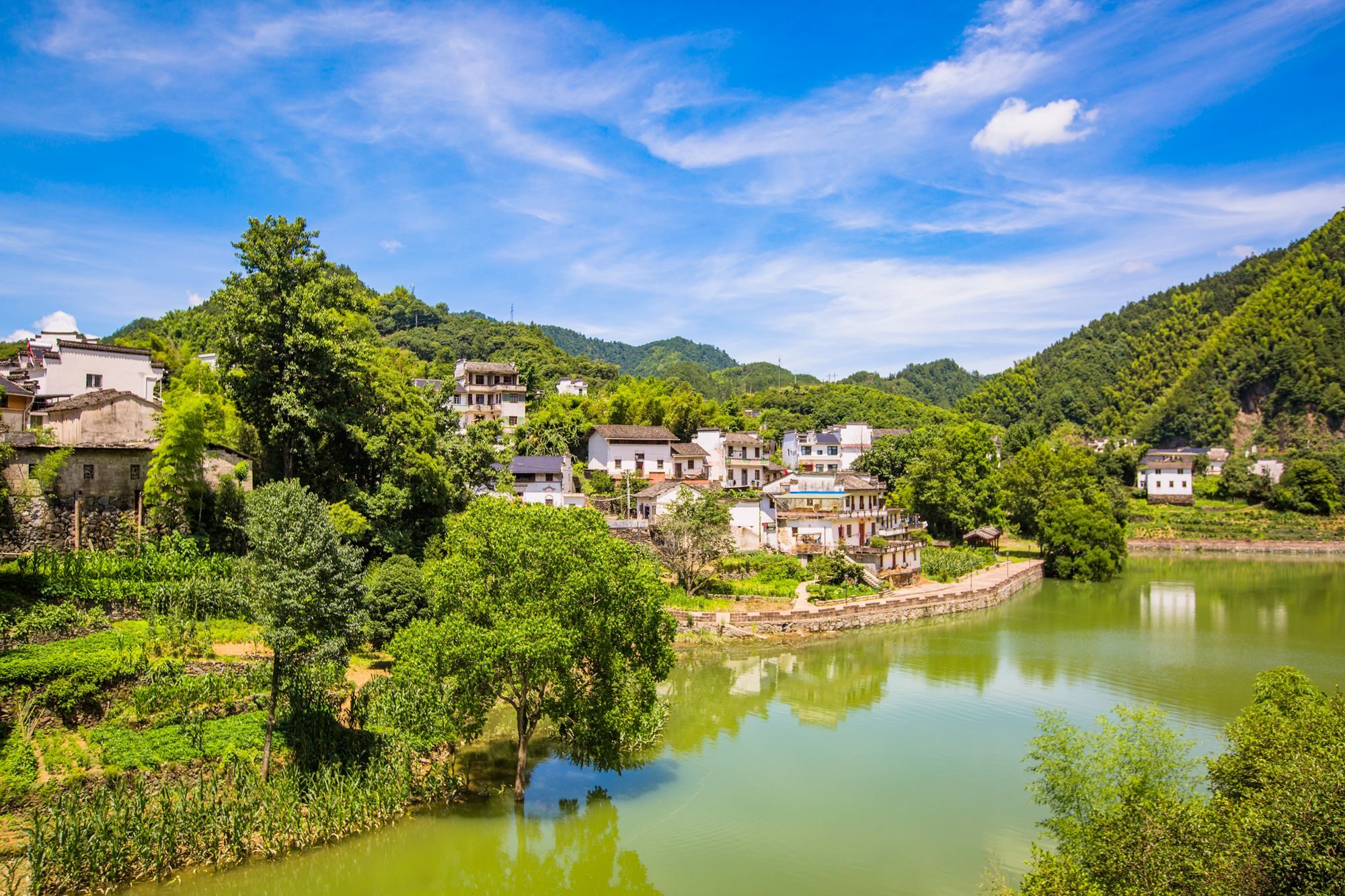 安徽黄山洽舍乡，小众安逸充满古韵，有秀丽的自然风景和徽派风情