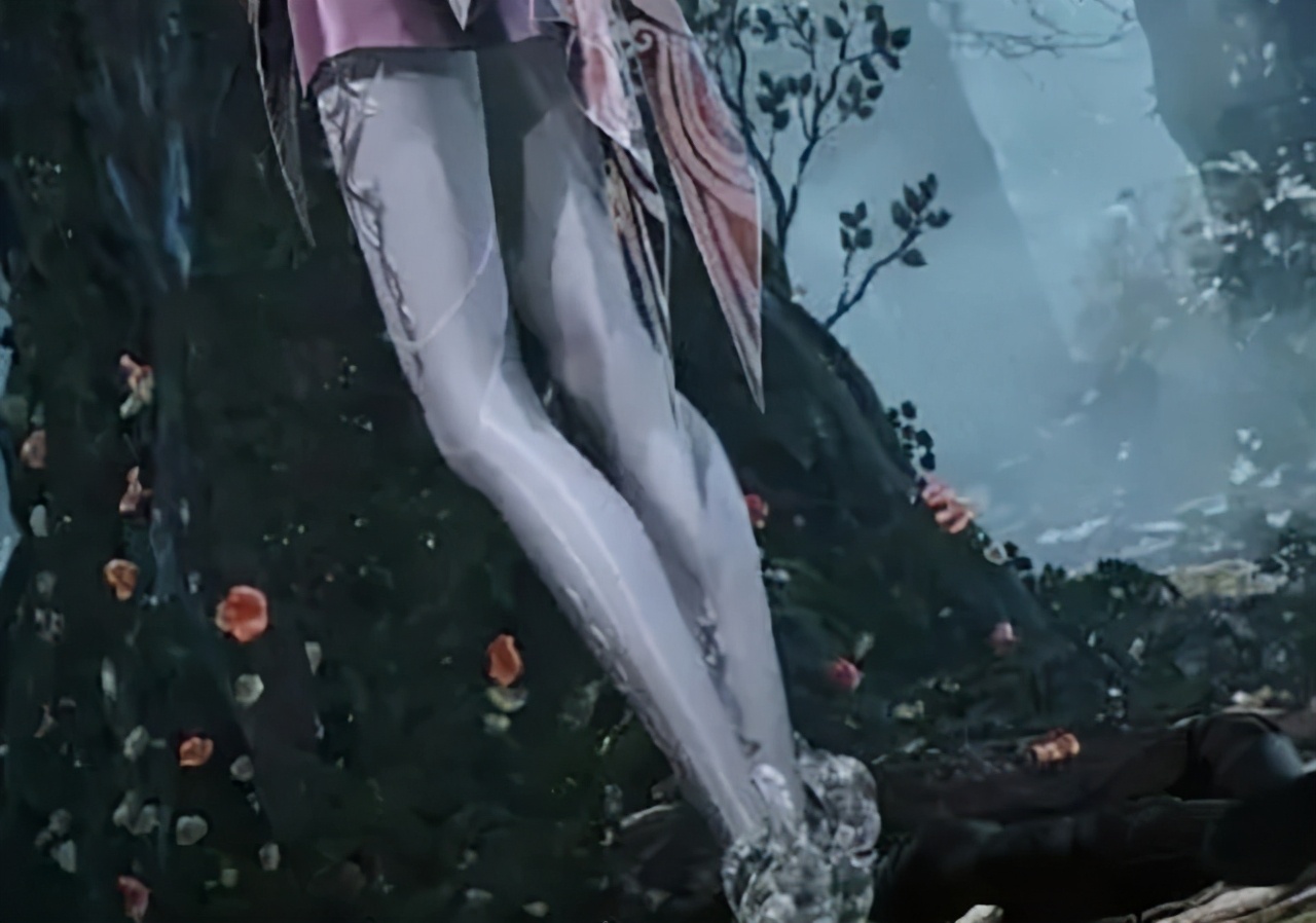 斗罗大陆之小舞成为车展模特,高挑的身材,观众还有心情看车吗?