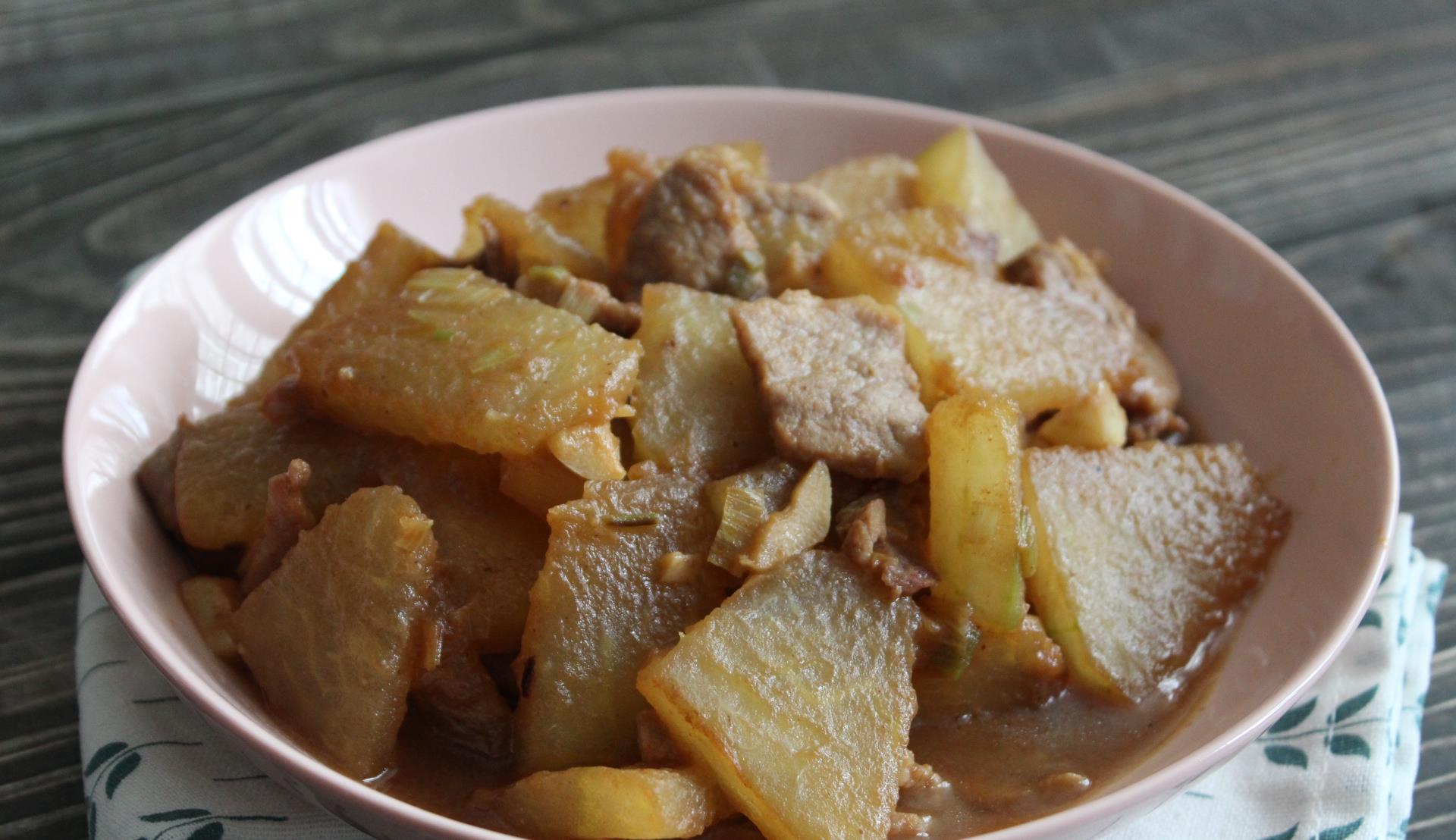 婆婆每次来都会给她做这菜,僻暑除烦,可口又下饭_冬瓜_老人_烧肉