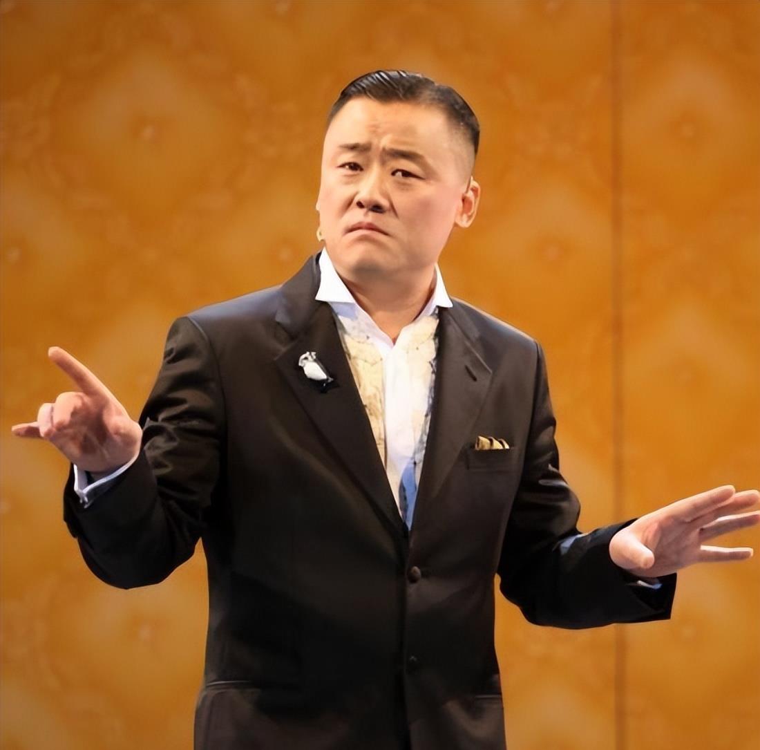 原创人人喊打的周立波他做的事比想象的更恶劣有他的地方必有矛盾