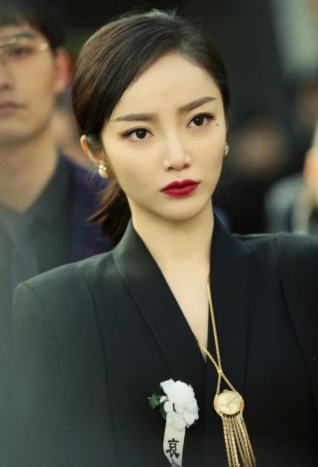 沙海》中的尹南风美艳霸气,惊艳了无数人,到现在都让人难忘_角色_泓萱