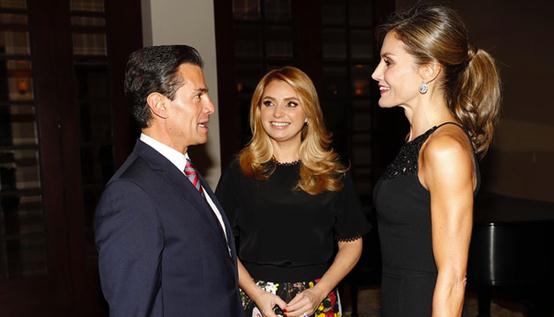 墨西哥最美第一夫人:40岁二婚带3个孩子"下嫁"总统,有旺夫运_赫莉卡