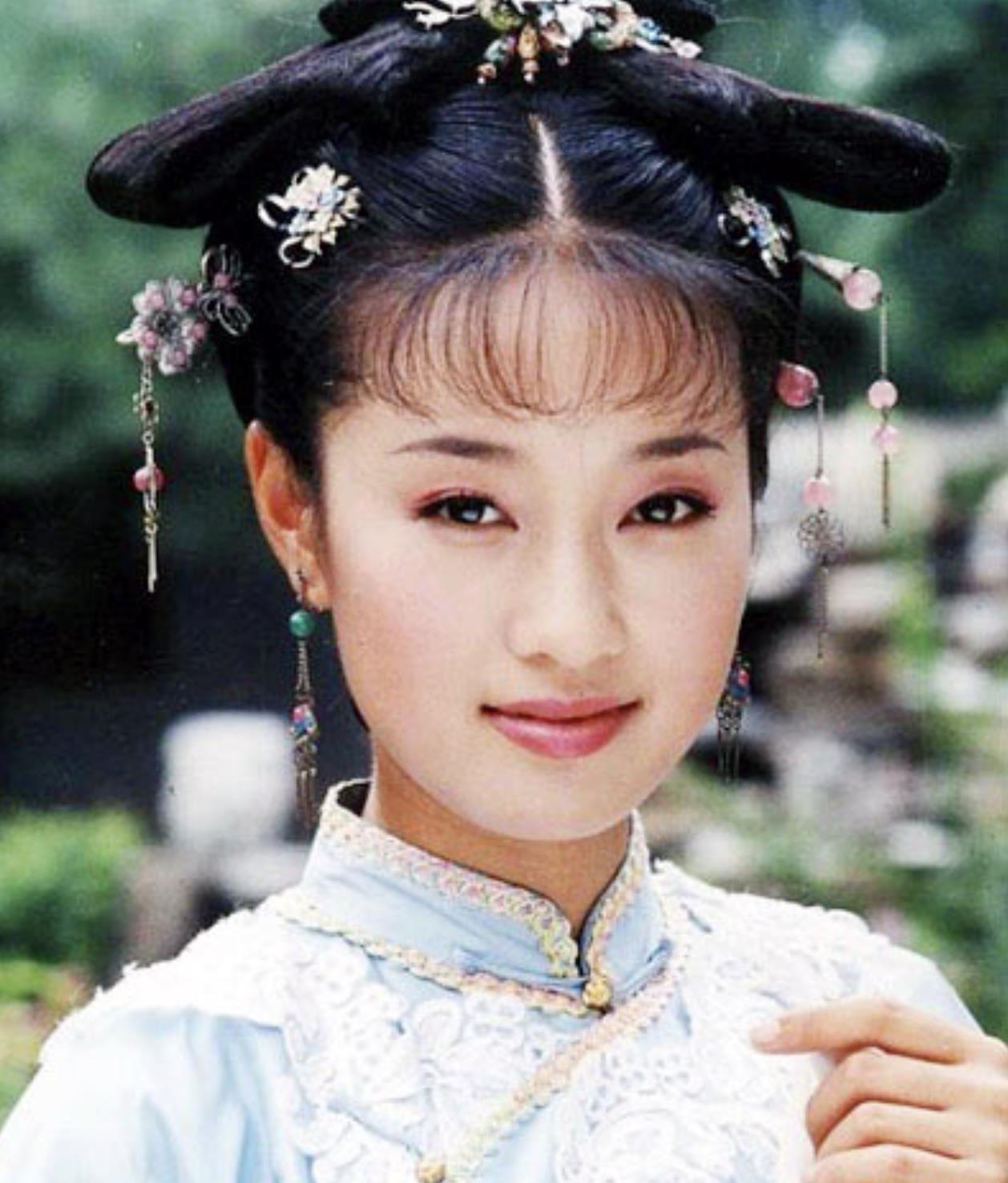 纵观他的一生,只有两部戏,即《拯救少年犯》和《与青春有关的日子》.