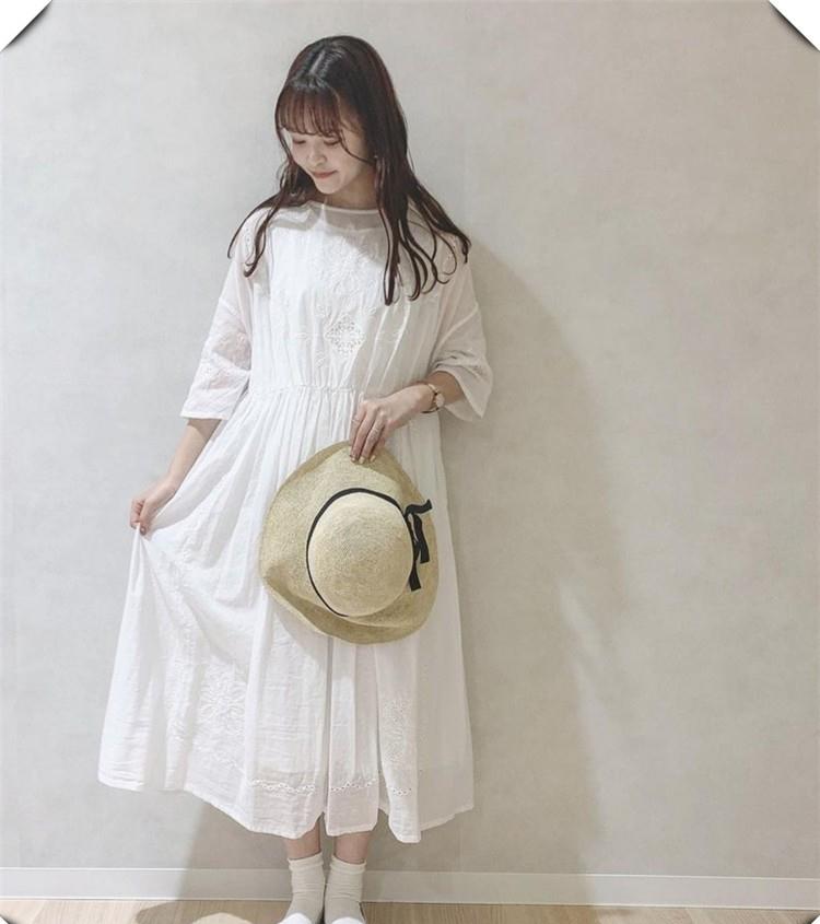 日系的"淡色女子"搭配,简单易学还轻柔_风格_衣服_时尚