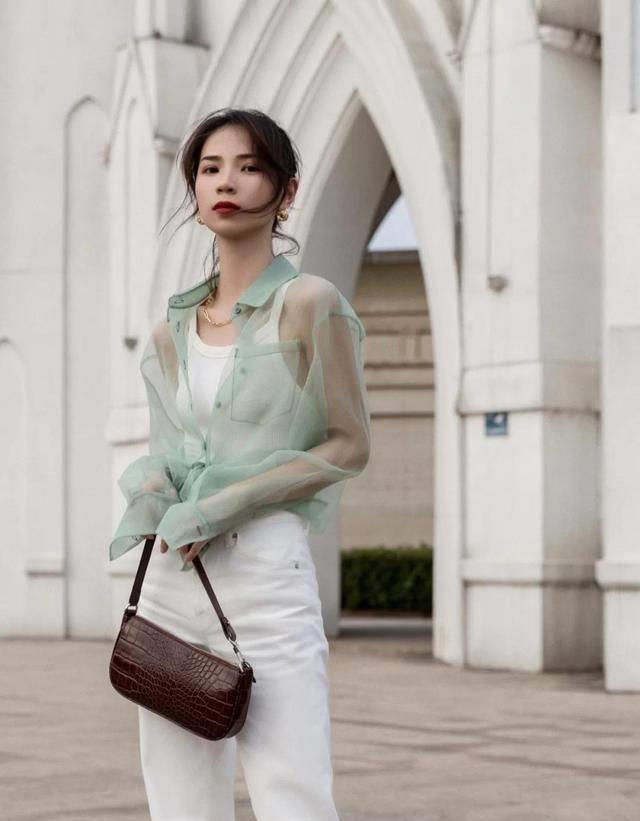 原创盛夏透明衬衫足够火不挑皮肤不挑身材清凉透气还洋气