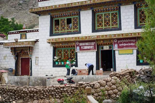 吞巴：被低估的西藏农村，是千年藏香的发源地，满村都是虔诚匠人