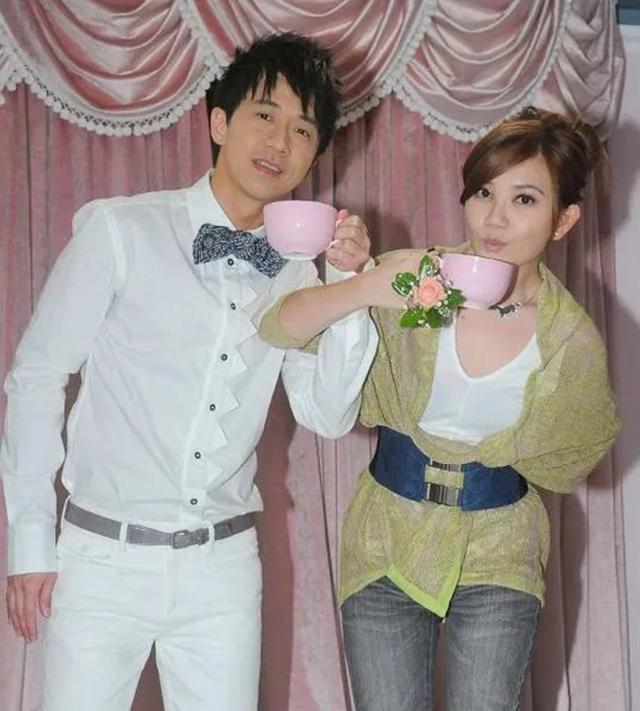 突然上传新郎官照片宣布结婚了?_皮卷_江美琪_交往