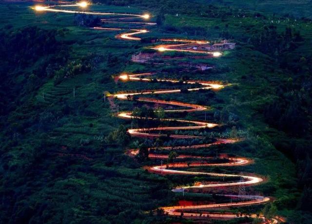 中国最“意外”的公路，为节约资金绕68道弯，今成网红打卡地