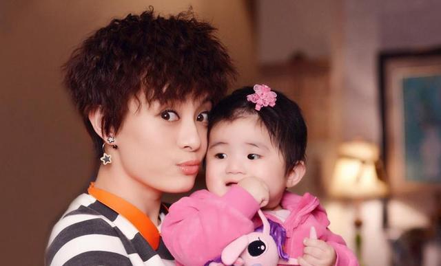 原创李湘富养女儿孙俪选择穷养如今俩孩子差距一目了然