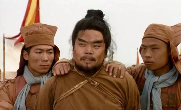 曹操听闻此事非常悲伤,并且哭的梨花带雨,曹操封庞德两个儿子为列侯.