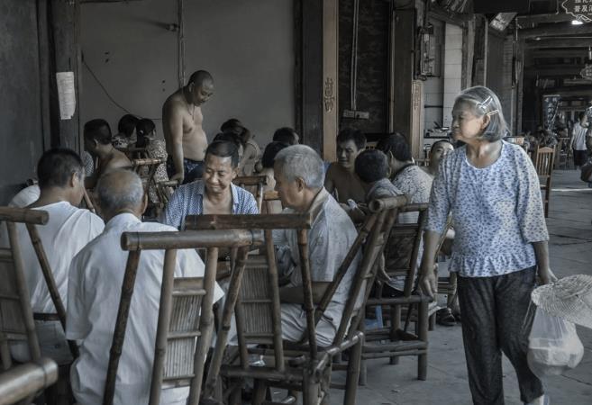 四川神秘古镇，当地人悠闲自在，依旧过着明清时期的生活