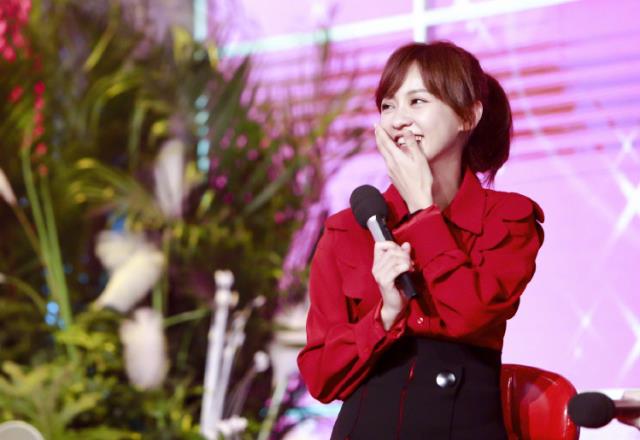 陈意涵分享产后状态,自称每天吃喝拉撒睡,大口吃肉看起来胖许多_男孩