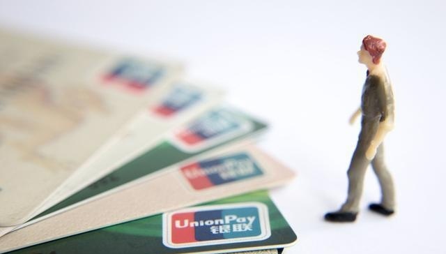 信用卡逾期，储蓄卡还能正常使用吗？