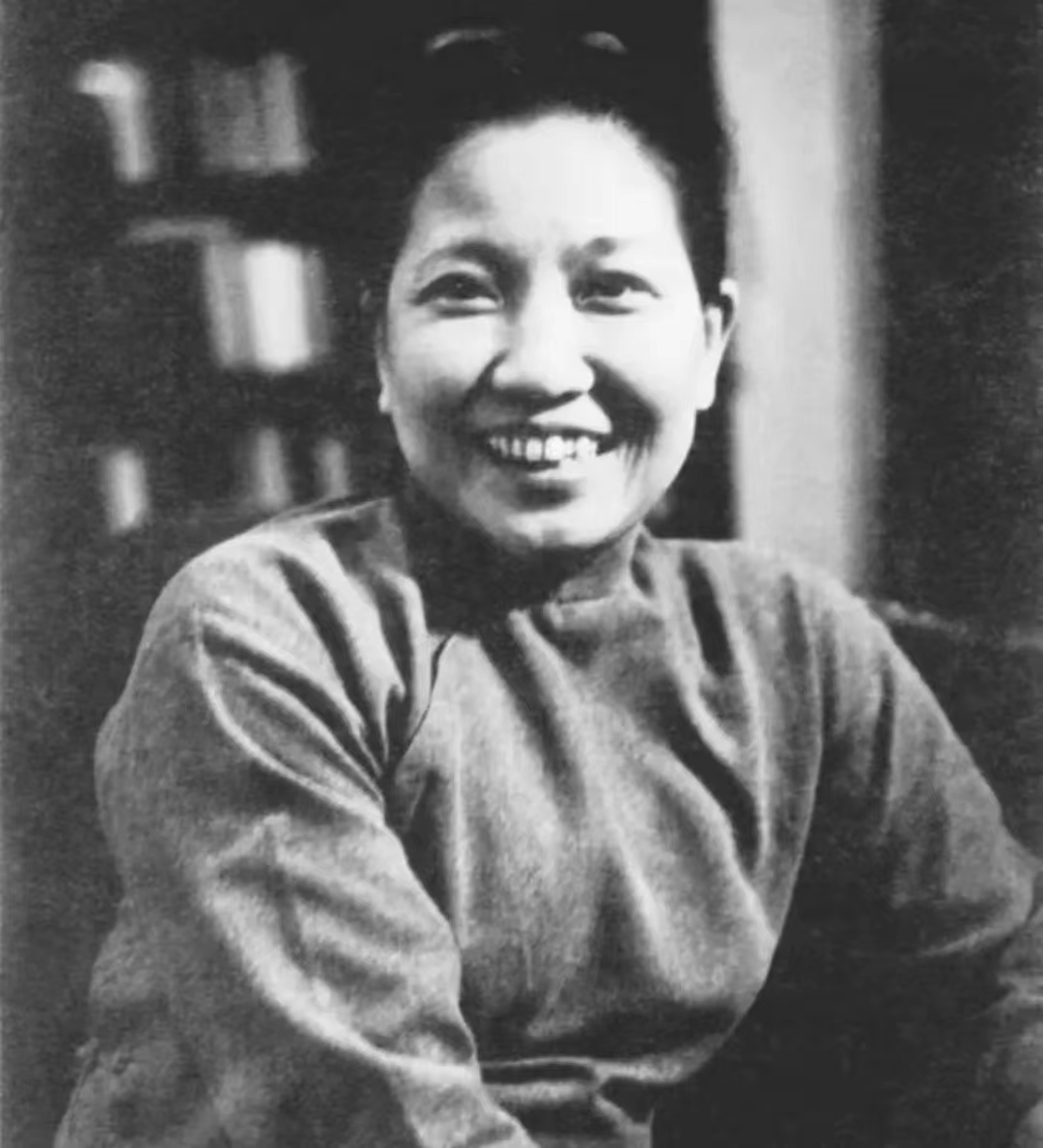 傅雷19岁娶14岁表妹,婚后多次出轨,1966年双双自缢身亡_朱梅_法国_男人