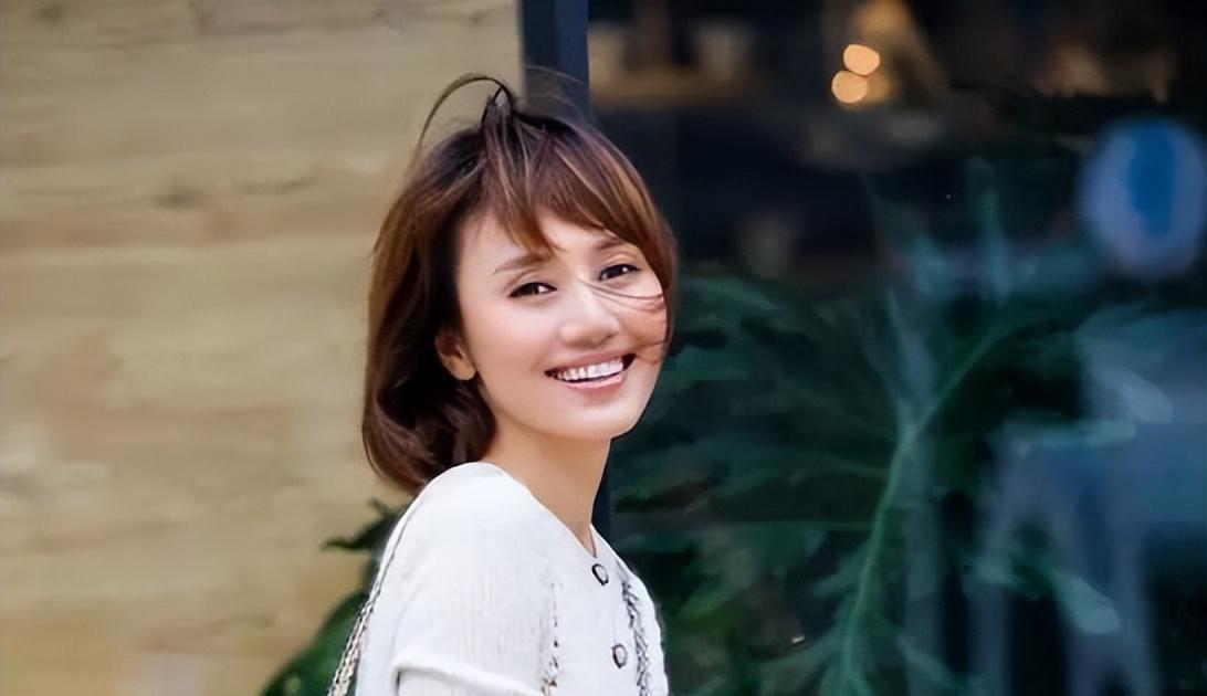 娱乐圈的一股清流袁泉出道23年零绯闻夏雨对她不离不弃