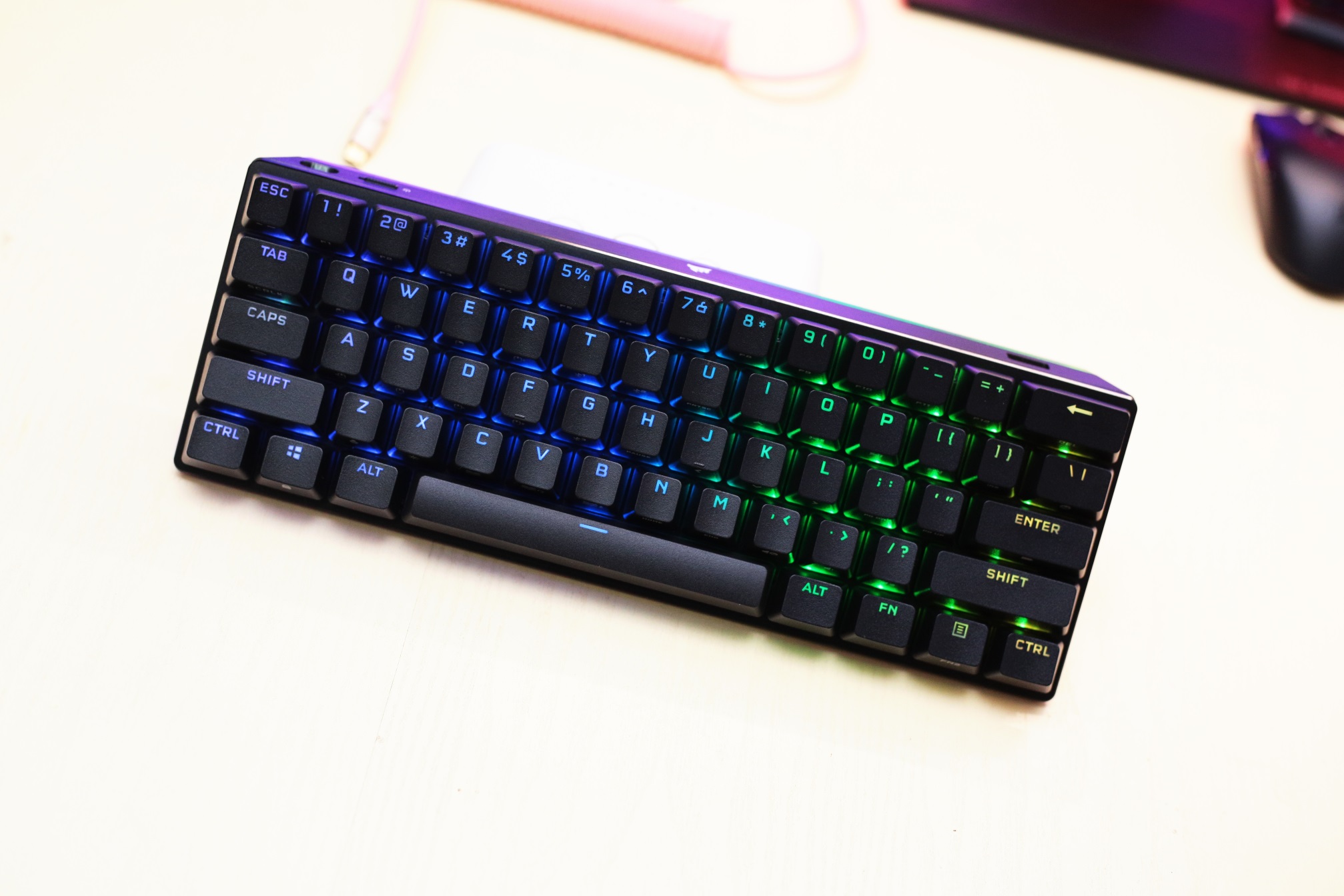 虽迟但一步到位海盗船k70prominiwireless三模无线键盘