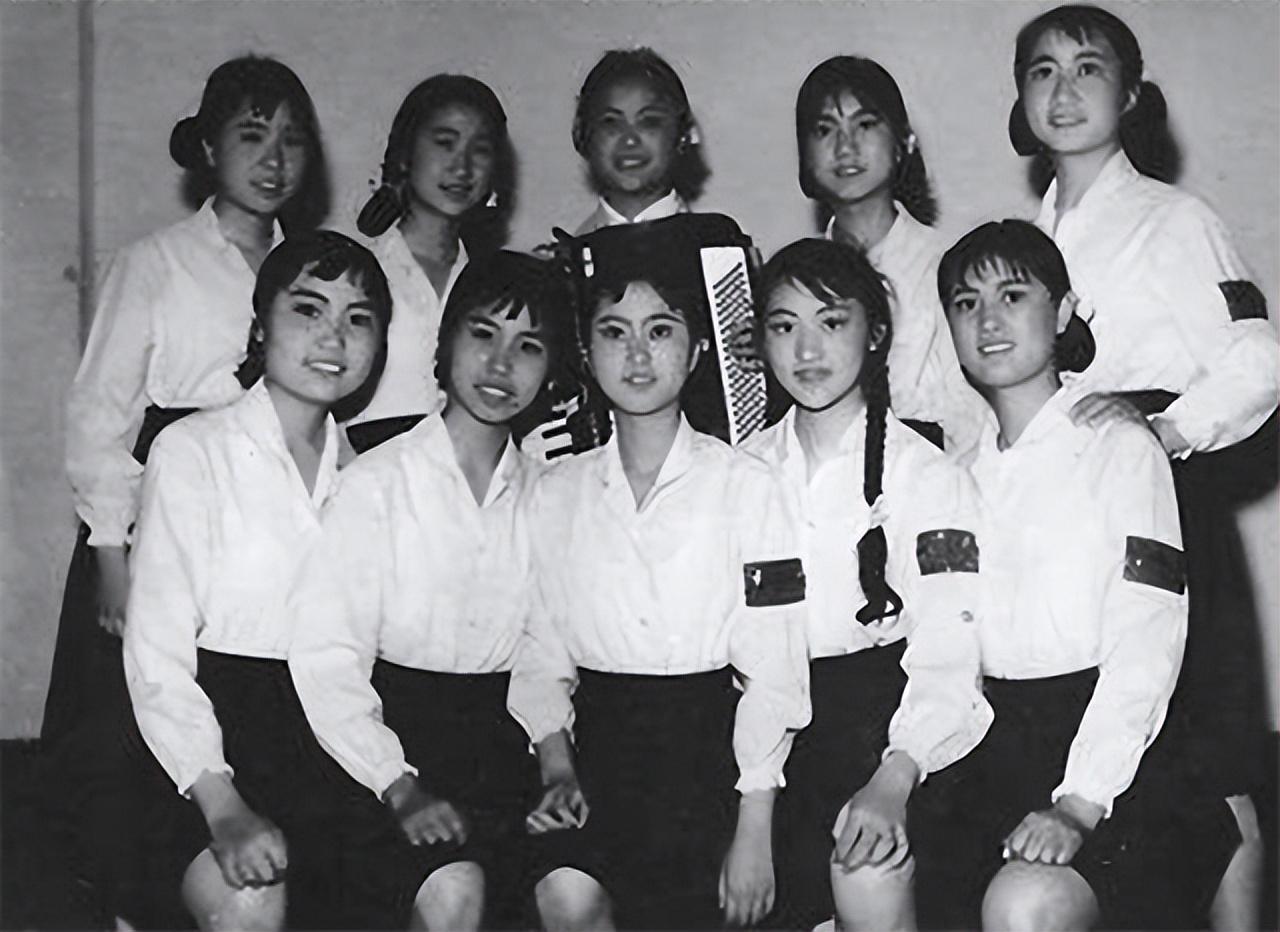 王亚萍,王洪文的女儿,生意兴隆身家过亿,爱国的她拒绝定居国外_王亚平