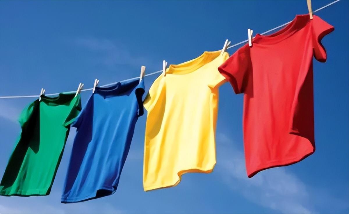 雨季如何5分钟快速晾干衣服的n种方法
