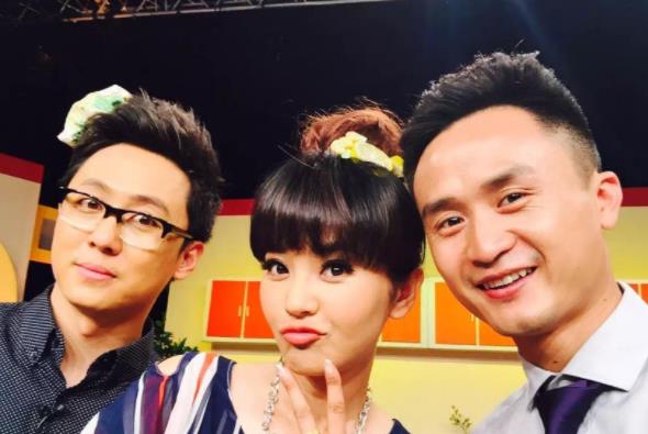 "方琼被困石家庄,穿万元外套做志愿者,老公背景很强大_节目_杨阳_工作