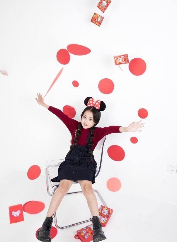 她叫做张婉儿,如今虽然才10岁,却已经变得非常亭亭玉立,颜值高,气质