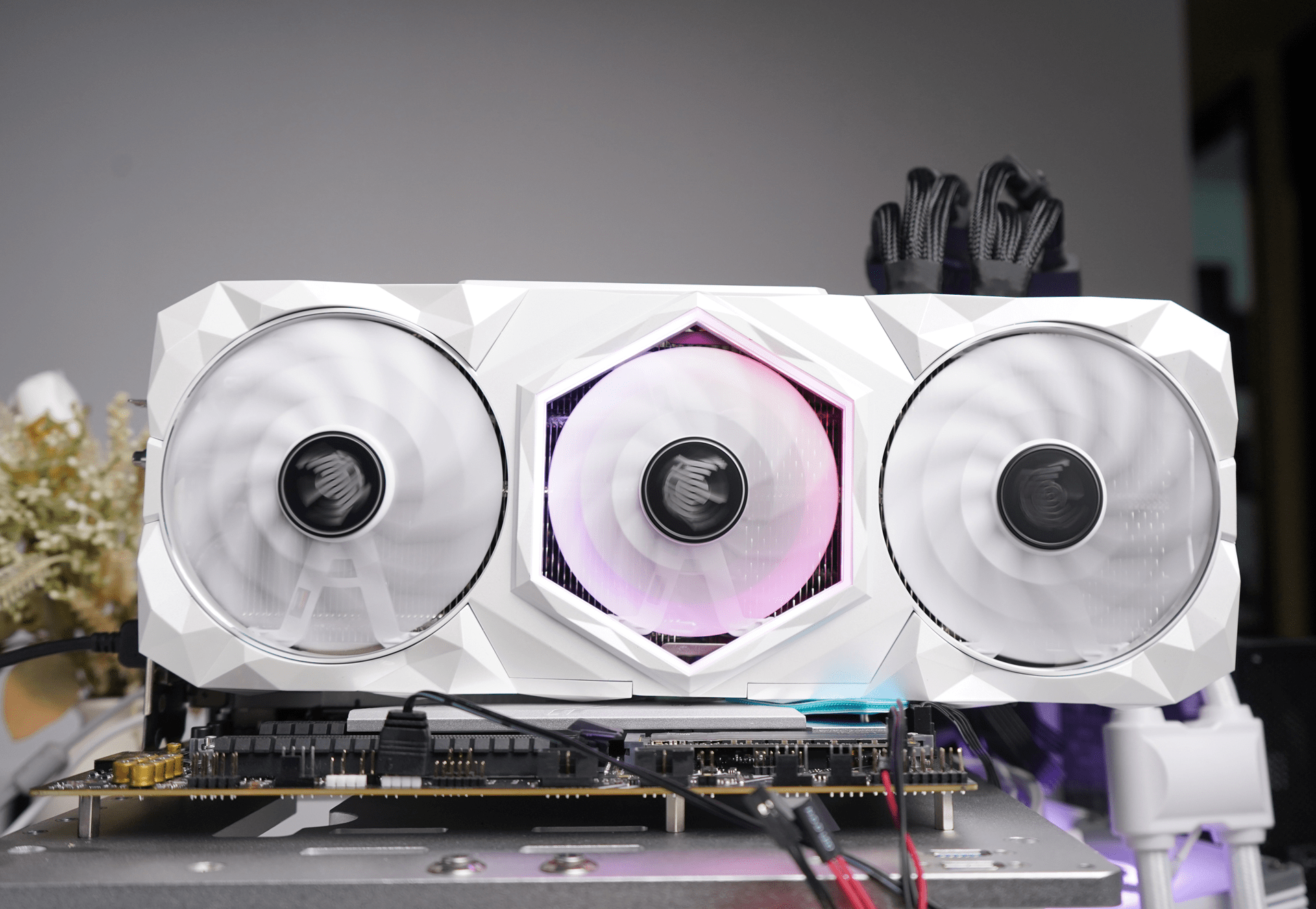 影驰rtx 3090 ti名人堂限量版显卡评测_pin_散热_风扇