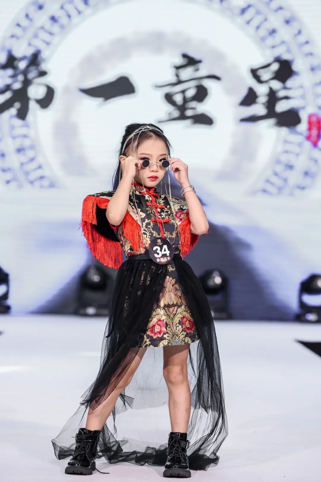 第一童星专访最受欢迎小超模王嘉乐努力拼搏勇夺第一