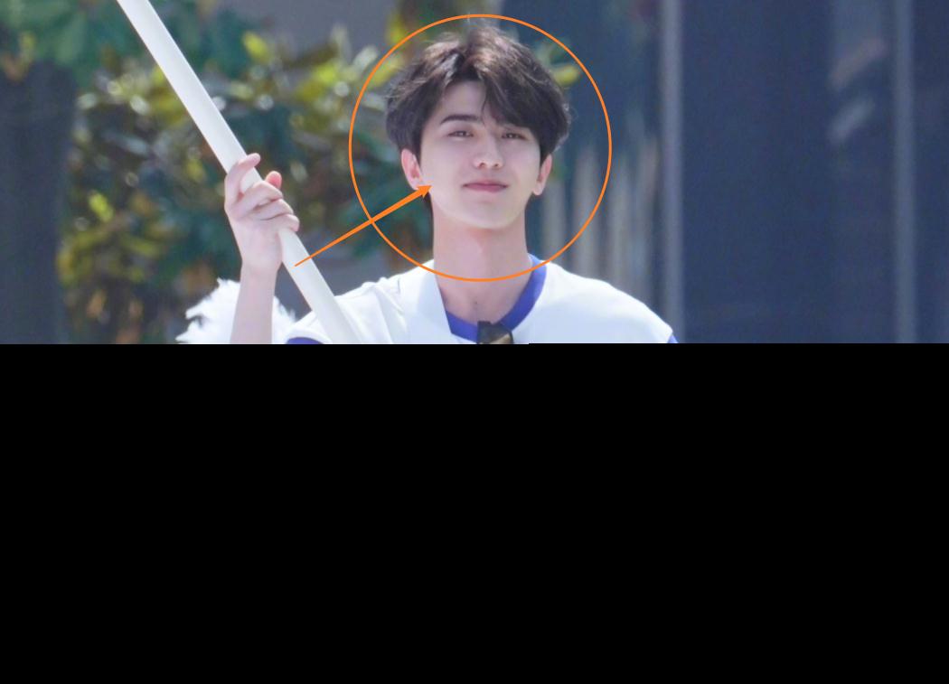 躲过了baby的双马尾美颜暴击,却没躲过宋雨琦热舞_节目_蔡徐坤_舞台