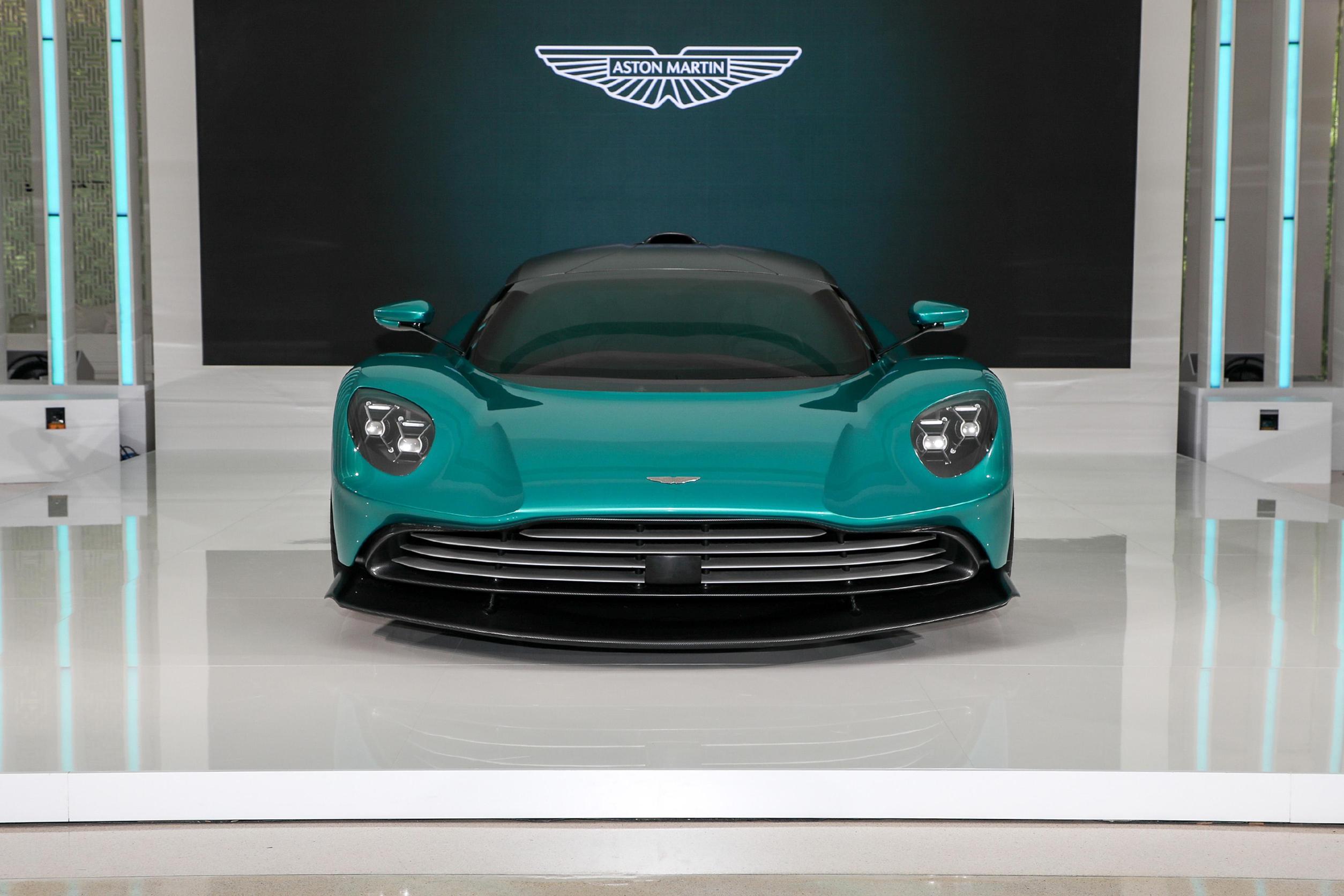 搭载插混系统 阿斯顿·马丁valhalla亮相国内 全球限量999台_搜狐汽车