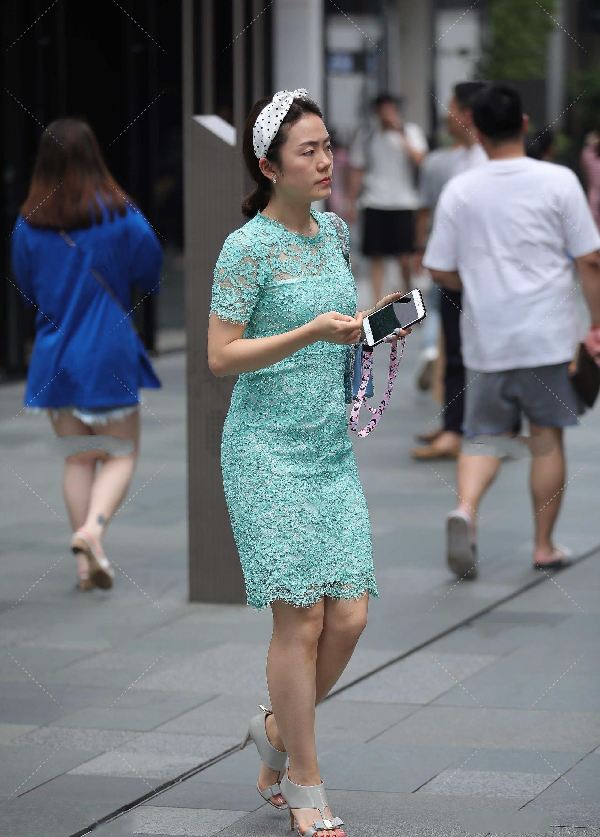 原创30岁辣妈身材太好了连笑容都那么美做她老公一定幸福死了吧