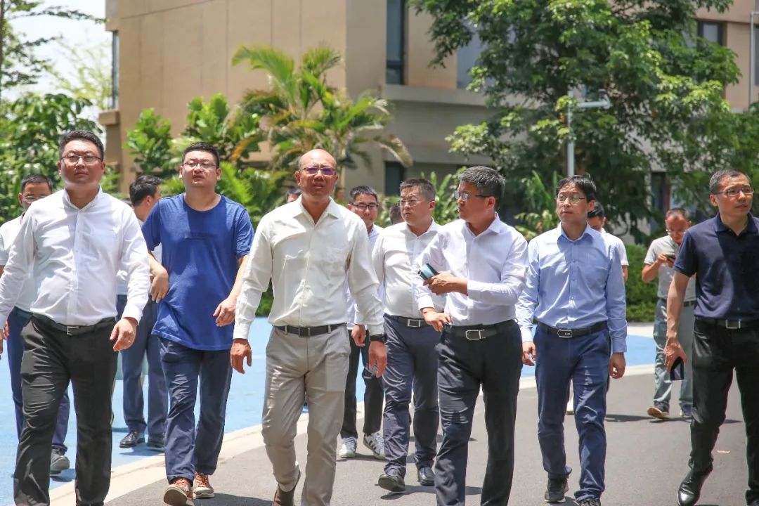 陈军总从下飞机那一刻起便直奔项目,在绿地香港首席运营官,湾区公司总