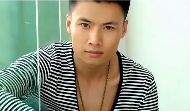 冲着萨日娜看运河风流,却被一个出道20年,一直不火的实力派吸粉_于滨