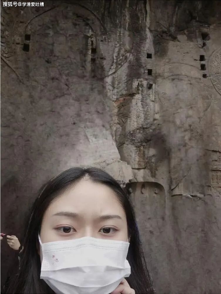 “如何把照片里的路人p掉?哈哈哈这是什么人工智障!!”