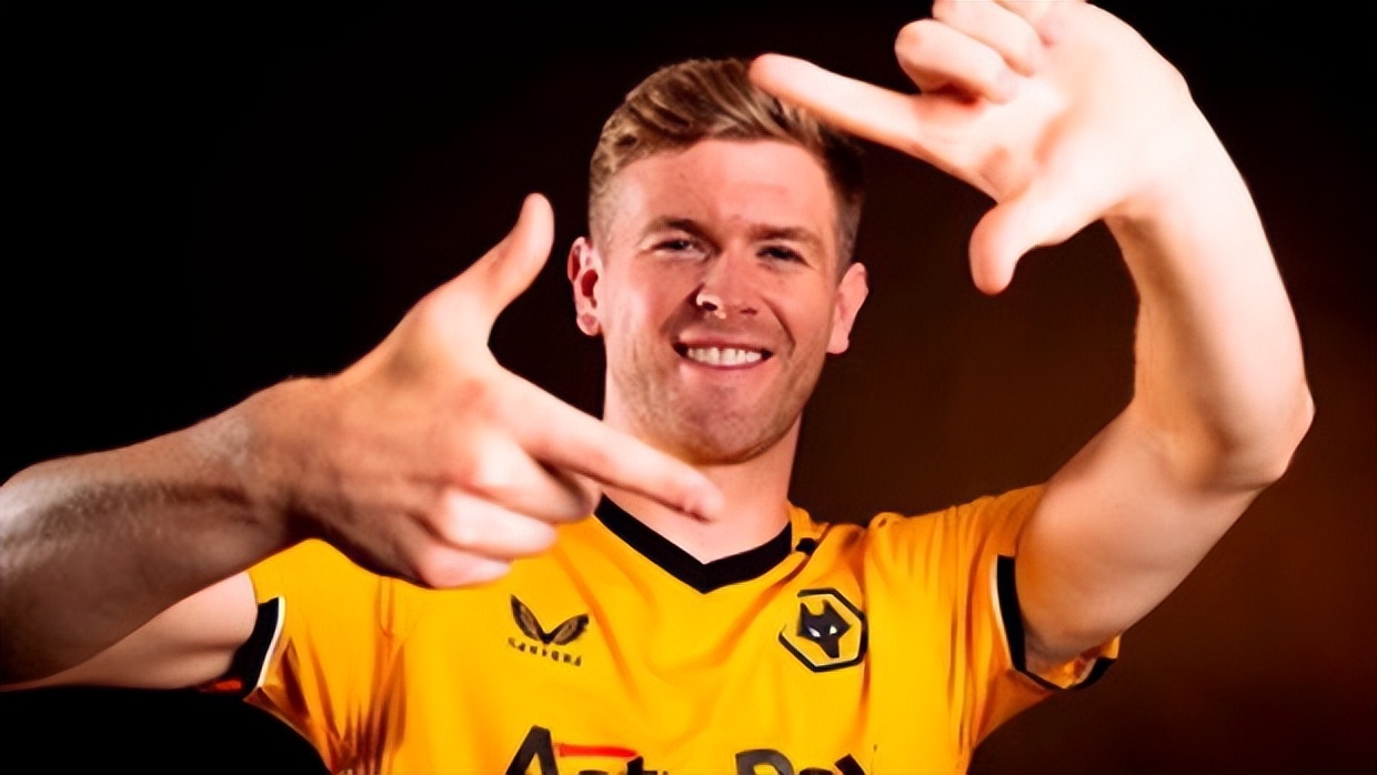 最后就是以2430万欧元购入中后卫内森·柯林斯(nathan collins)