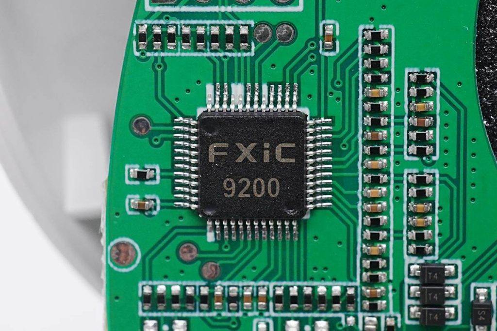 内置智融sw5001无线充电芯片,时代优品四合一磁吸无线充电器拆解_手机