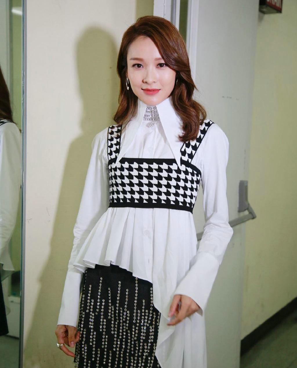 马国明再拍新剧,视后因做错一件事,无缘出演_李佳芯_强人_白色