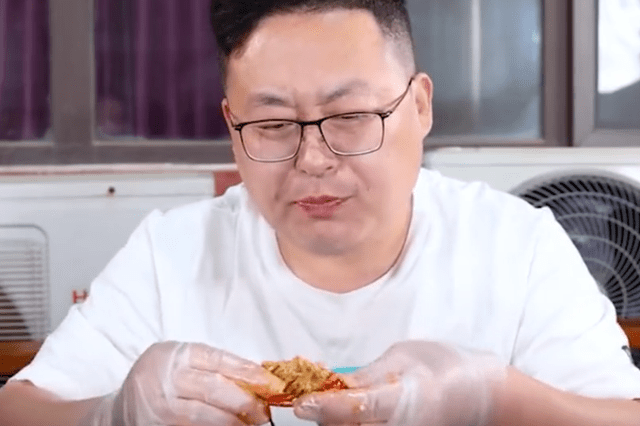 半吨先生:吃播界扛把子,因假吃遭官方封禁,改头换面卷土重来?