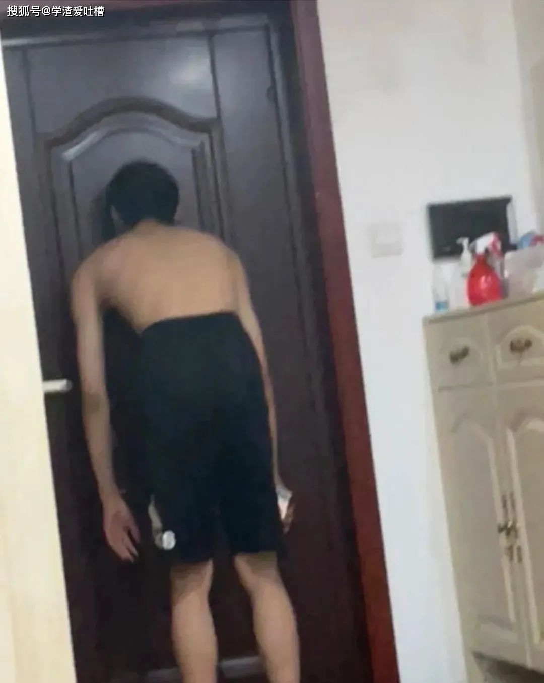原创
“当女友的老公突然打电话给我...”哈哈哈这是啥背德文学!