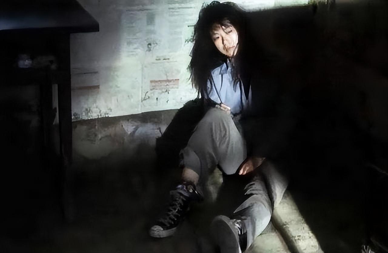 纪实18岁女大学生杨咏被拐卖到深山赤身被锁获救时让人泪目